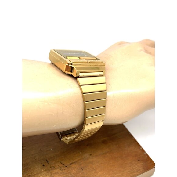 Casio Men's Watch A120WE Quartz Retro Digital Gold Stainless Steel 33mm - Picture 11 of 13